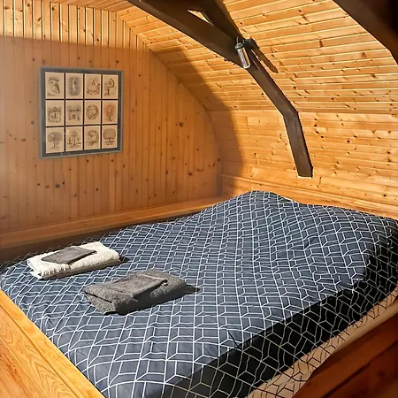 Maison Auvergnate A Cote De Salers - 4 - Parking, Garage - Jardin - Salle De Jeux بيت للعطل